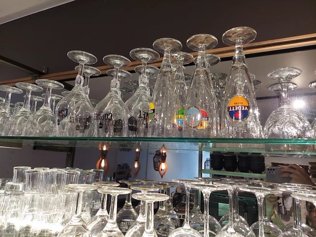 Partij div glazen wo water,bier,wijn, champagneglazen - afbeelding 4 van  5
