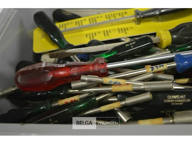 Partij div handmaterialen - afbeelding 2 van  4