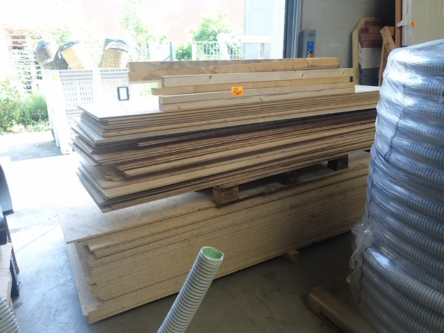 Partij div hout - afbeelding 1 van  4