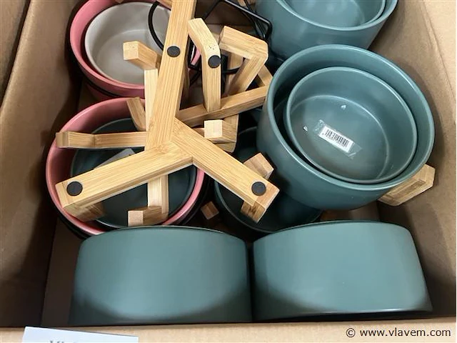 Partij div. huisdieren toebehoren en decoratie - afbeelding 1 van  5