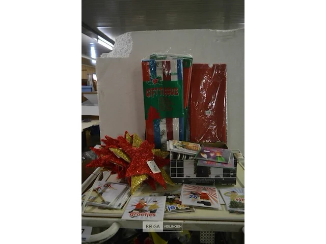 Partij div kaarten en kerstdeco - afbeelding 1 van  5