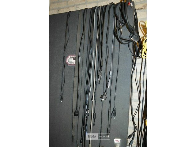 Partij div kabels - afbeelding 1 van  4