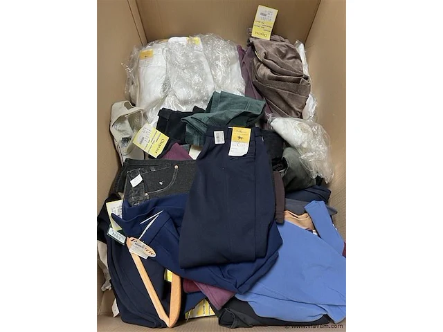 Partij div. kleding - afbeelding 1 van  4