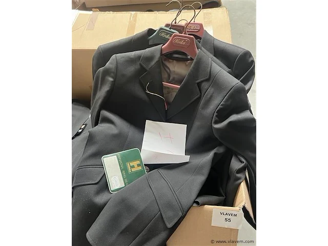 Partij div. paardensport kleding - afbeelding 1 van  4