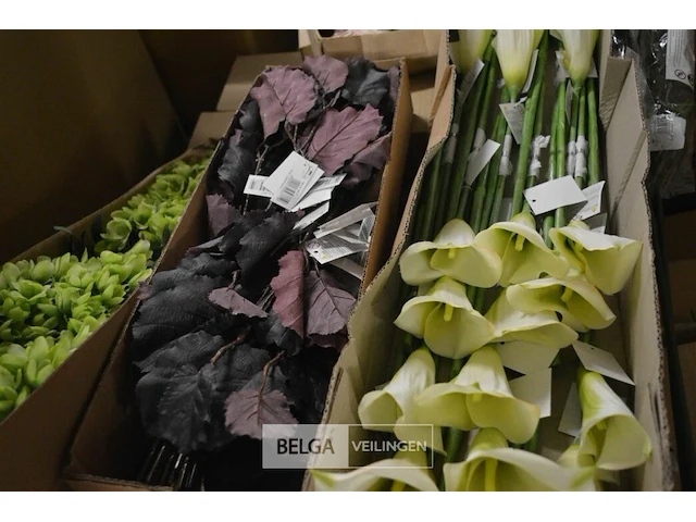 Partij div plastic bloemen - afbeelding 5 van  5