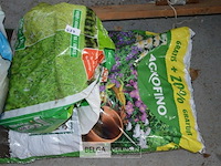 Partij div potgrond en voeding - afbeelding 2 van  4