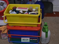 Partij div produkten en emmers - afbeelding 1 van  2