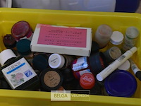 Partij div produkten en emmers - afbeelding 2 van  2