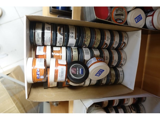 Partij div schoencrème samen met div - afbeelding 6 van  26