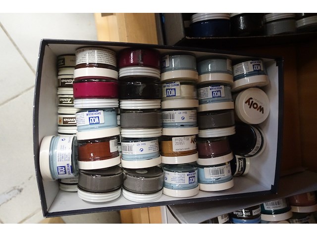 Partij div schoencrème samen met div - afbeelding 9 van  26