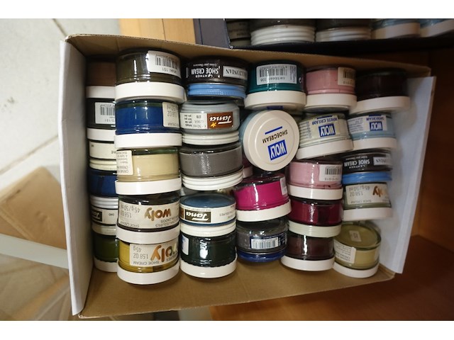 Partij div schoencrème samen met div - afbeelding 10 van  26