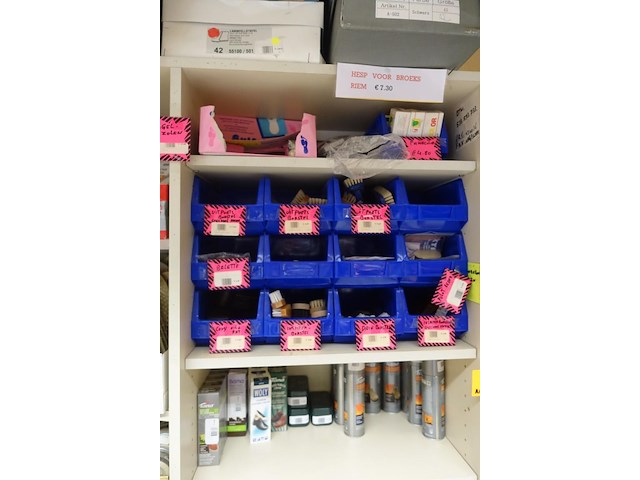 Partij div schoencrème samen met div - afbeelding 16 van  26