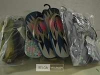Partij div slippers - afbeelding 1 van  3