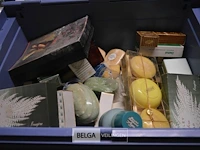 Partij div soorten klassieke zeepjes - afbeelding 1 van  7