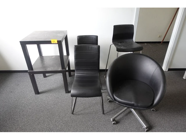 Partij div stoelen - afbeelding 1 van  5