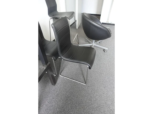 Partij div stoelen - afbeelding 3 van  5