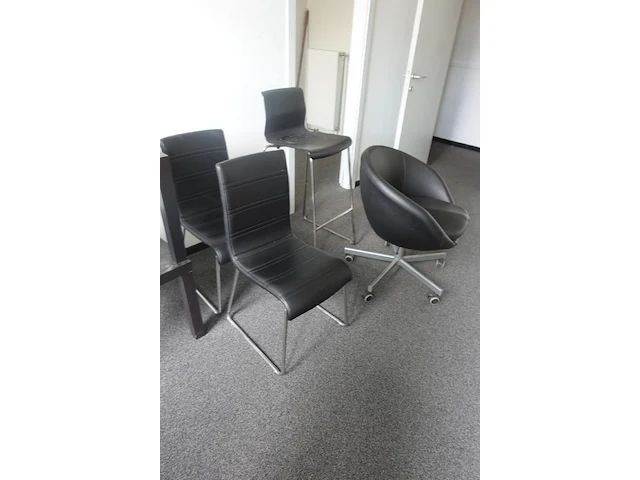 Partij div stoelen - afbeelding 4 van  5