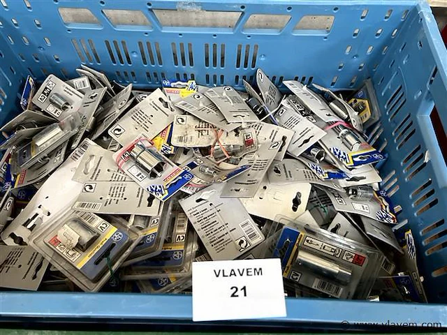 Partij div. verchroomde doppen enz. - afbeelding 1 van  1