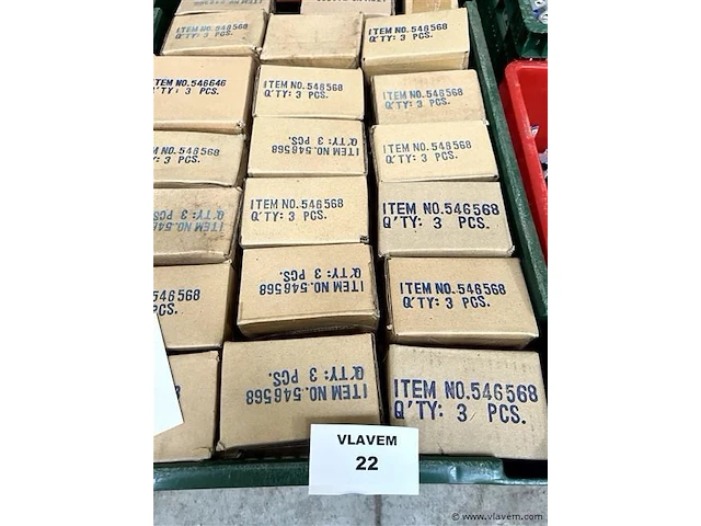 Partij div. verchroomde doppen enz. - afbeelding 1 van  1