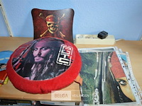 Partij div verzamelobjecten pirates of the caribbean - afbeelding 1 van  3