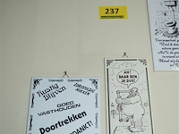 Partij div wc spreuken op tegels - afbeelding 2 van  7