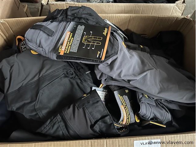 Partij div. werkkledij, (zonder pallet) - afbeelding 1 van  3