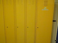 Partij diverese gele metalen lockers - afbeelding 4 van  5