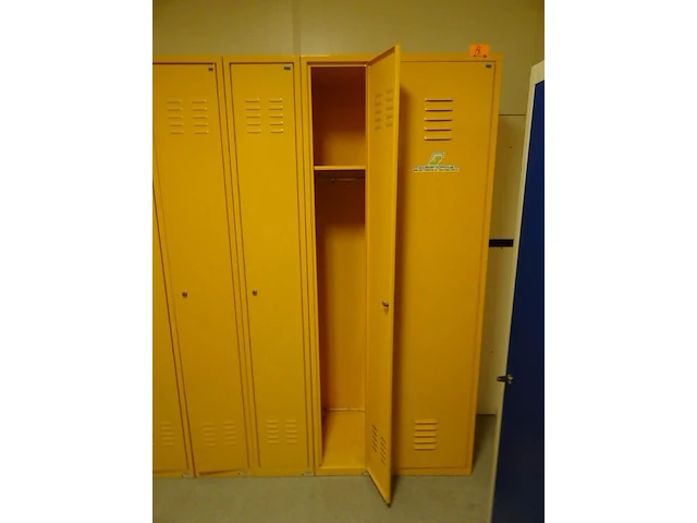 Partij diverese gele metalen lockers - afbeelding 5 van  5