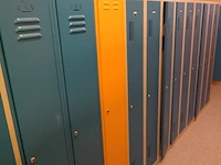 Partij diverese gele metalen lockers - afbeelding 2 van  5