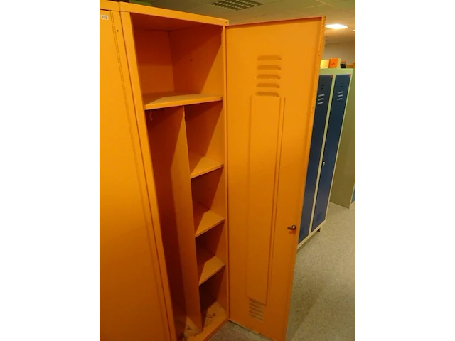 Partij diverese gele metalen lockers - afbeelding 5 van  5