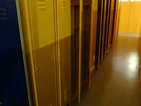 Partij diverese gele metalen lockers - afbeelding 1 van  4