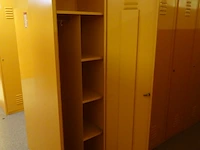 Partij diverese gele metalen lockers - afbeelding 2 van  3