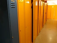 Partij diverese gele metalen lockers - afbeelding 3 van  4