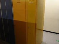 Partij diverese gele metalen lockers - afbeelding 3 van  4