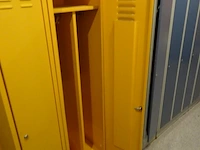 Partij diverese gele metalen lockers - afbeelding 5 van  5