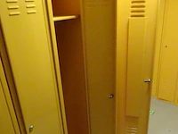 Partij diverese gele metalen lockers - afbeelding 3 van  3