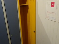 Partij diverese gele metalen lockers - afbeelding 6 van  6
