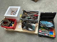 Partij divers aannemersmateriaal - afbeelding 1 van  9