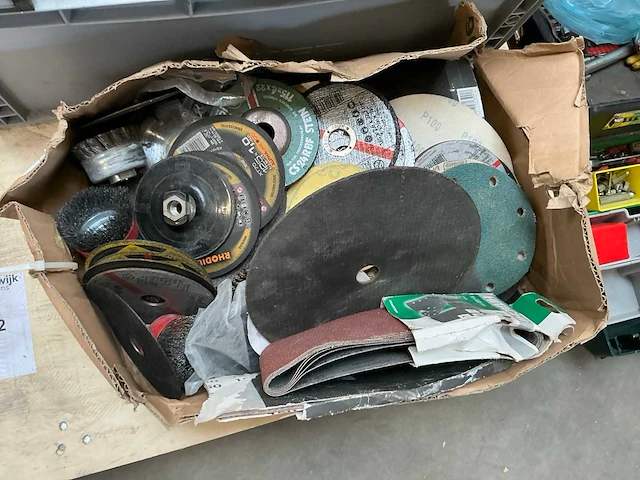 Partij divers aannemersmateriaal - afbeelding 5 van  9