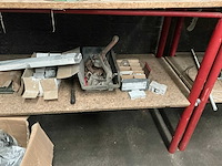 Partij divers aannemersmateriaal - afbeelding 1 van  5