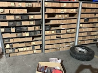 Partij divers bevestigingsmateriaal