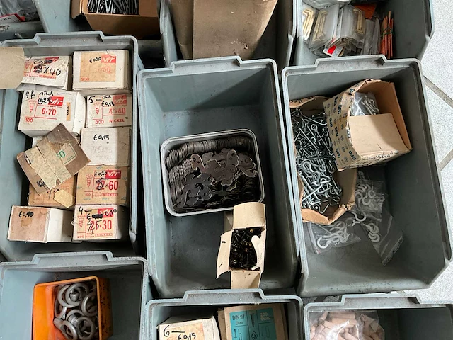 Partij divers bevestigingsmateriaal - afbeelding 10 van  17