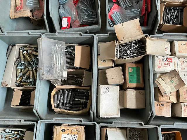 Partij divers bevestigingsmateriaal - afbeelding 13 van  17