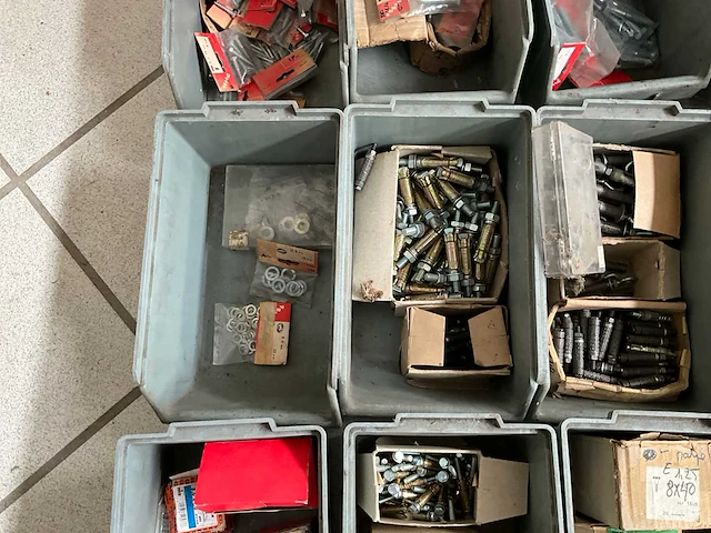 Partij divers bevestigingsmateriaal - afbeelding 14 van  17