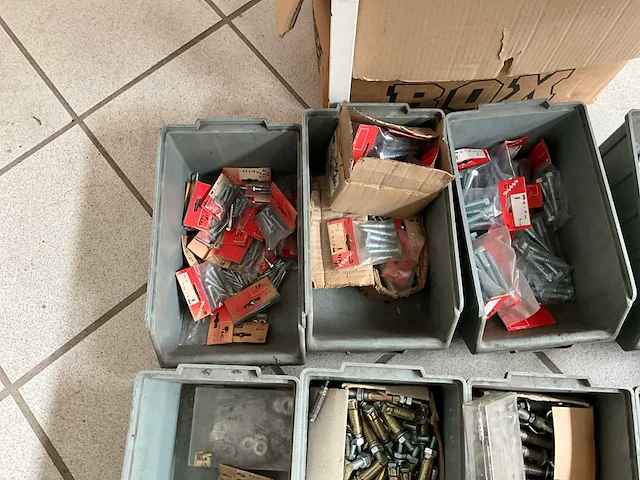 Partij divers bevestigingsmateriaal - afbeelding 15 van  17