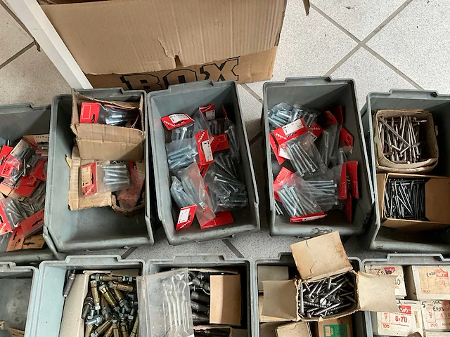 Partij divers bevestigingsmateriaal - afbeelding 16 van  17