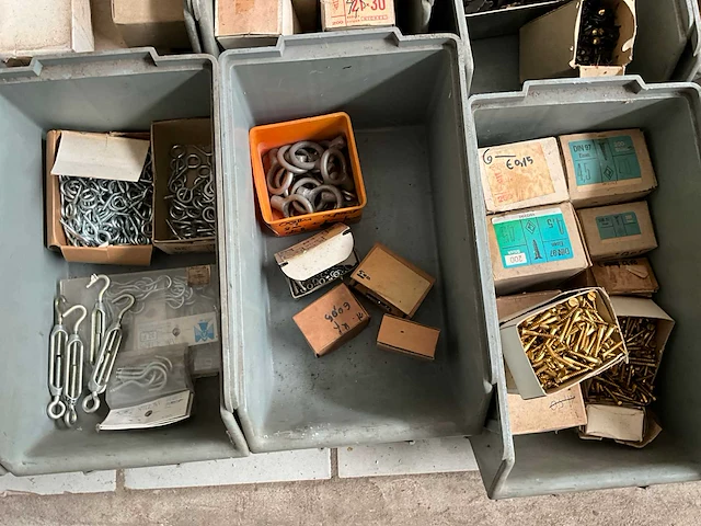 Partij divers bevestigingsmateriaal - afbeelding 6 van  17