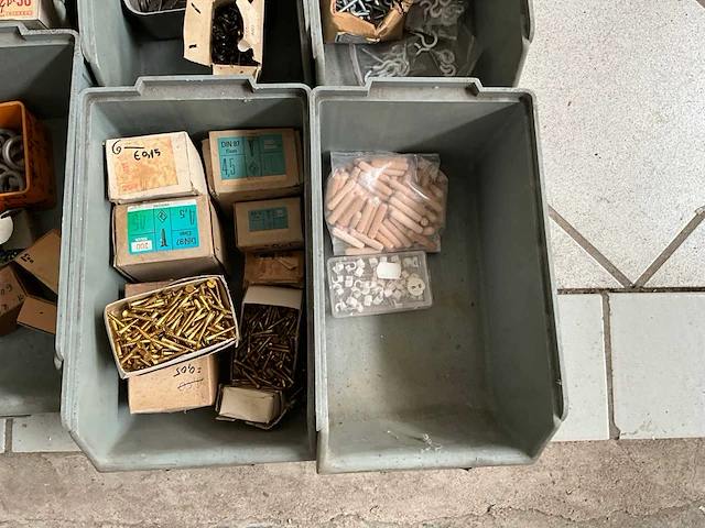 Partij divers bevestigingsmateriaal - afbeelding 8 van  17