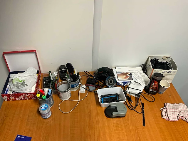 Partij divers bureaumateriaal - afbeelding 32 van  74