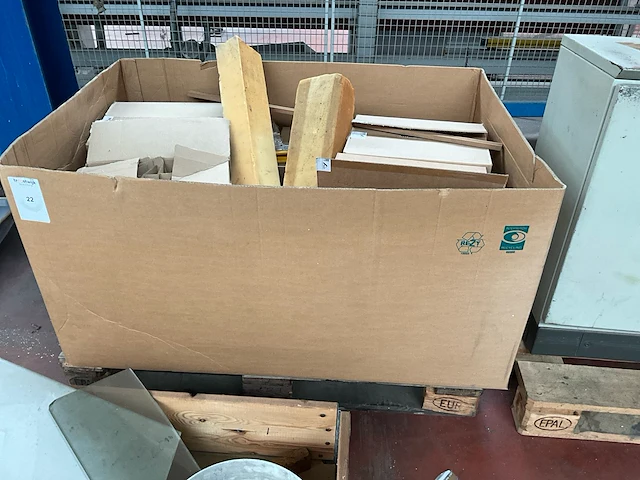 Partij divers deurbeslag - afbeelding 1 van  16